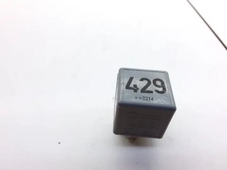 Audi A3/S3 8L (2000 - 2003)  1J0906381 Реле аварийных фонарей