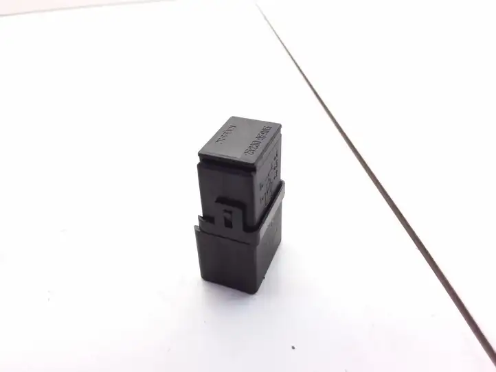 Nissan Almera N16 (2000 - 2010)  252309F905 Реле аварийных фонарей