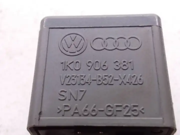 Volkswagen PASSAT B6 (2005 - 2010) 1K0906381 Реле аварийных фонарей — фото 3