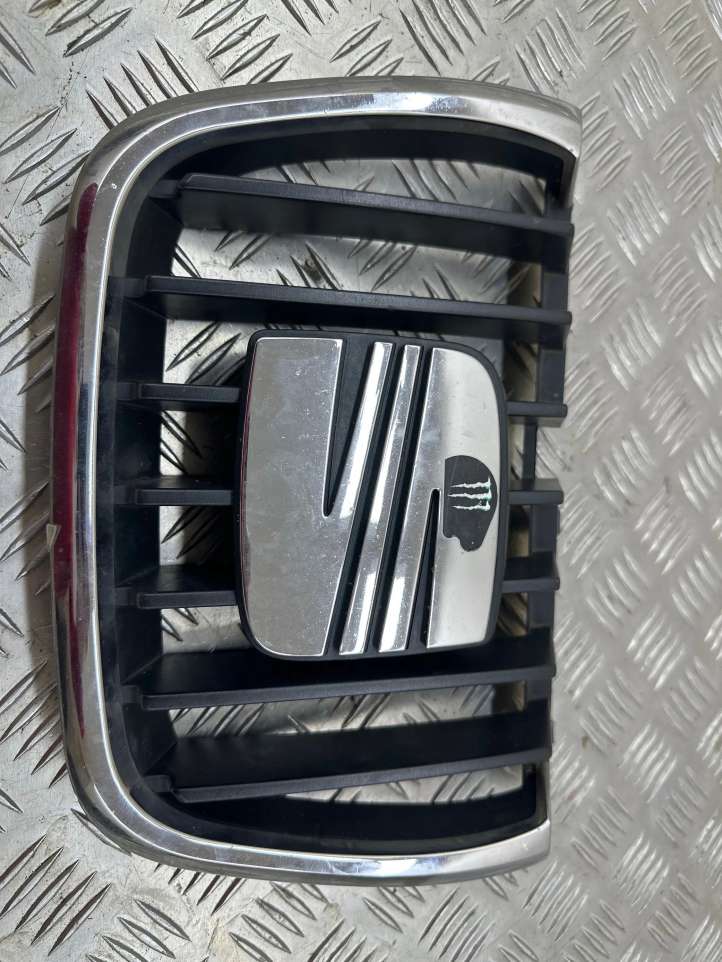 Seat Leon (1M) (1998 - 2006)  7M7853651 Верхняя решётка