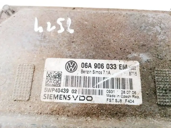 Volkswagen Jetta V (2005 - 2010) 06A906033EM Блок управления двигателем (ЭБУ) — фото 3