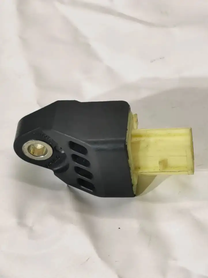 Toyota Auris 150 (2006 - 2012) 8983175020 Датчик удара SRS — фото 2