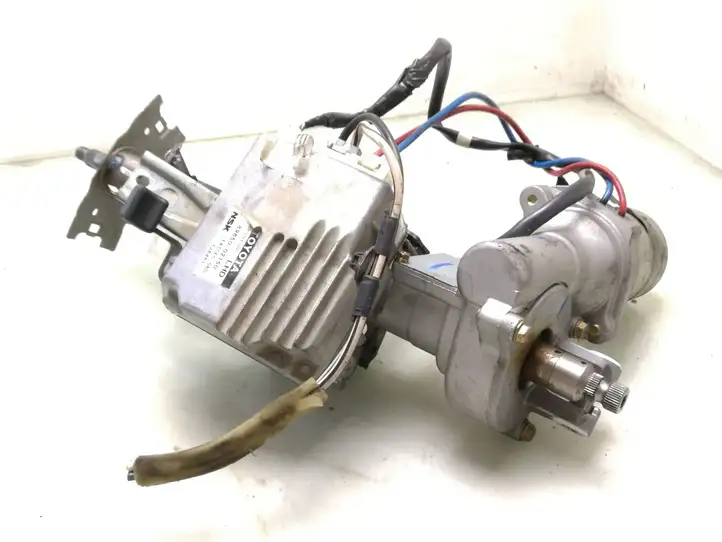 Toyota Corolla E120 E130 (2004 - 2007) 8965003150 Насос гидроусилителя руля — фото 1