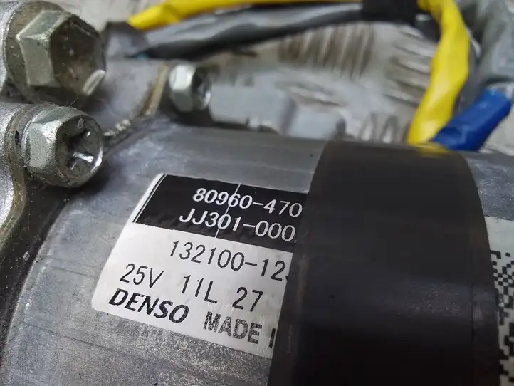 Toyota Prius (XW30) (2009 - 2015) 8096047070 Насос гидроусилителя руля — фото 2