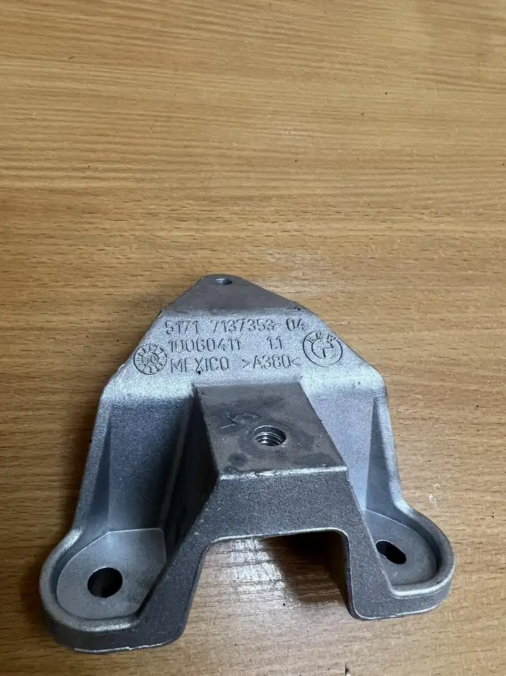 BMW X5 E70 (2006 - 2013) 5171713735304 Кронштейн рулевой колонки — фото 3