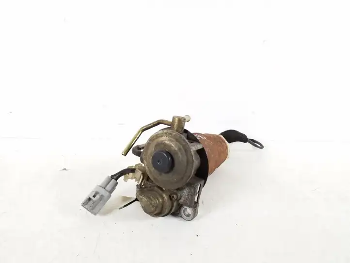 Toyota Corolla E120 E130 (2000 - 2004) 23390-30180 Корпус топливного фильтра — фото 4