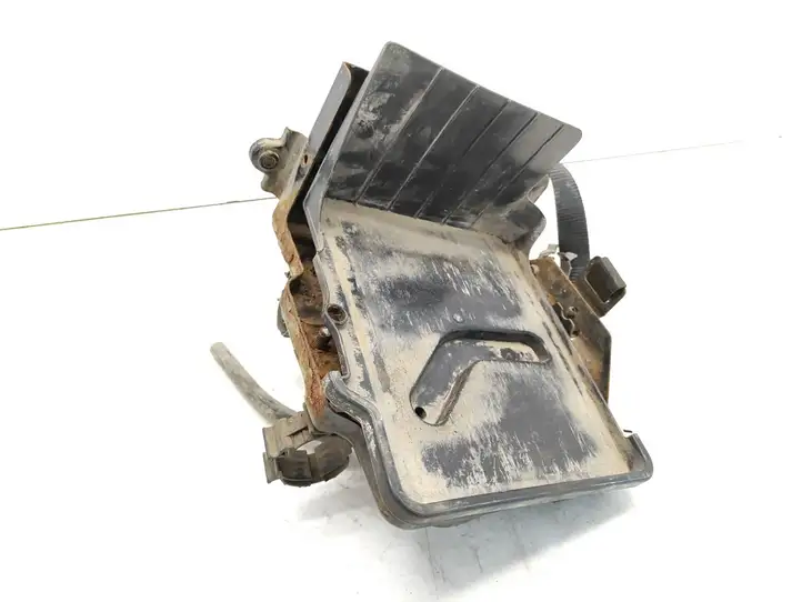 Fiat Panda II (2004 - 2011) 46806763 Площадка аккумулятора — фото 1