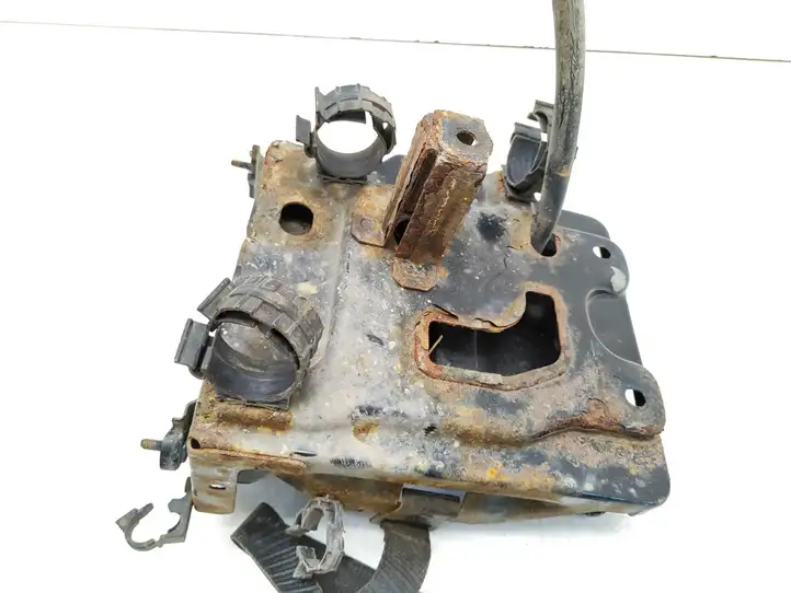 Fiat Panda II (2004 - 2011) 46806763 Площадка аккумулятора — фото 6