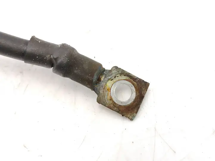 Volkswagen up! (2011 - )  1S0971228A Плюсовый провод (аккумулятора)