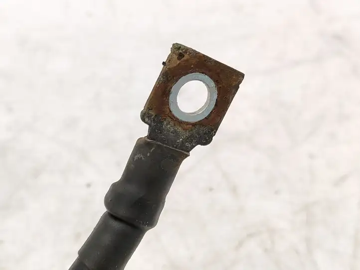 Volkswagen up! (2011 - )  1S0971228A Плюсовый провод (аккумулятора)