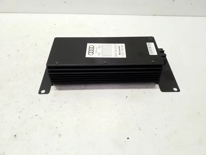 Audi A4 S4 B8 8K (2007 - 2011) 8H0035223E Усилитель звука — фото 1