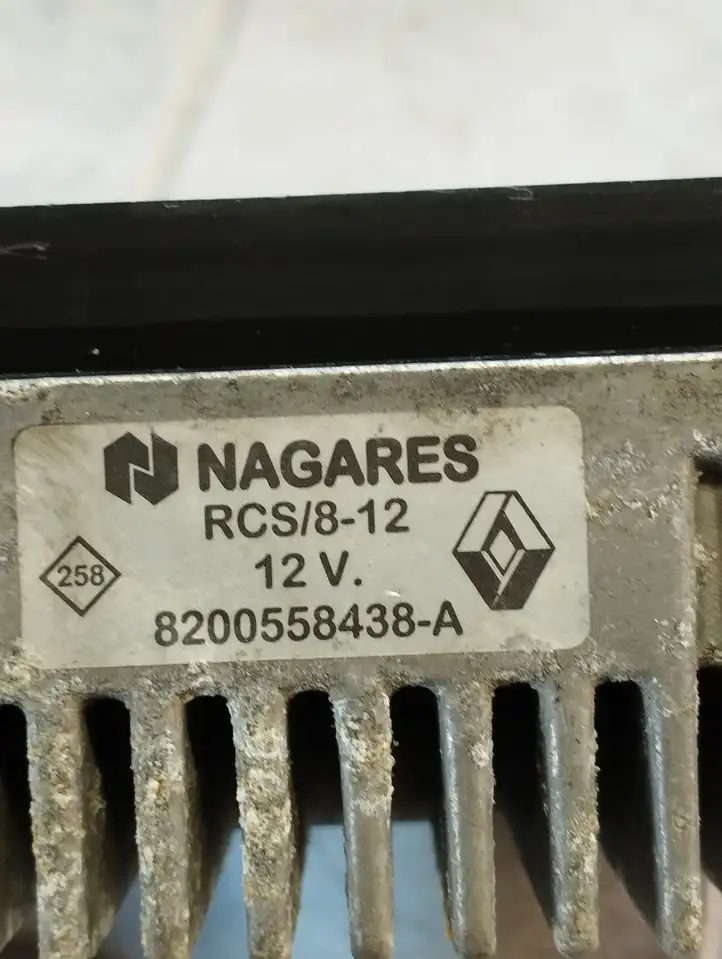 Renault Megane III (2009 - 2016) 8200558438A Реле накала свечей — фото 2