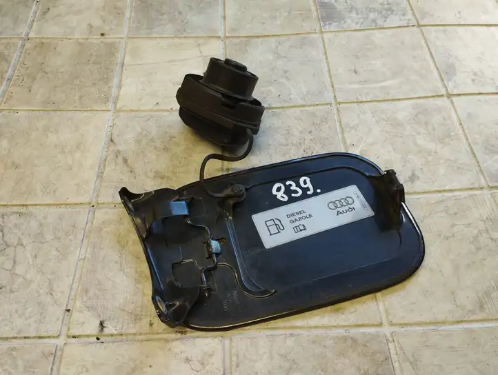 Audi A4 S4 B6 8E 8H (2000 - 2006) 8E0809905B Крышка топливного бака — фото 4
