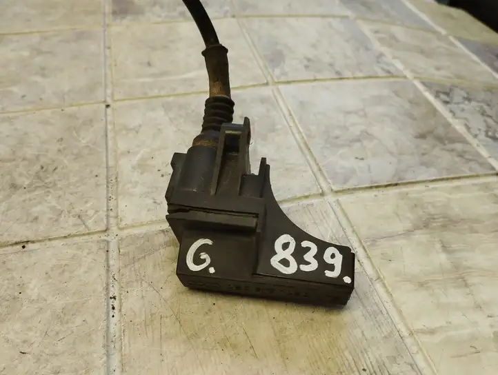 Audi A4 S4 B6 8E 8H (2000 - 2006) 4B0919145A Усилитель антенны — фото 1