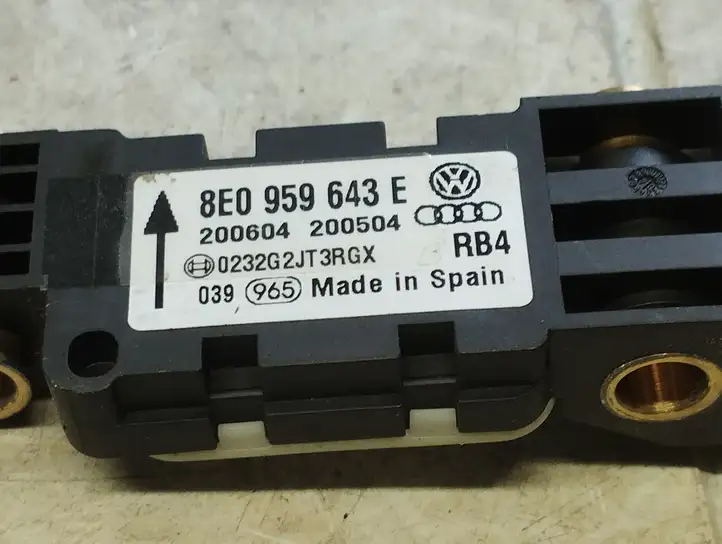 Audi A4 S4 B6 8E 8H (2000 - 2006) 8E0959643E Датчик удара SRS — фото 2