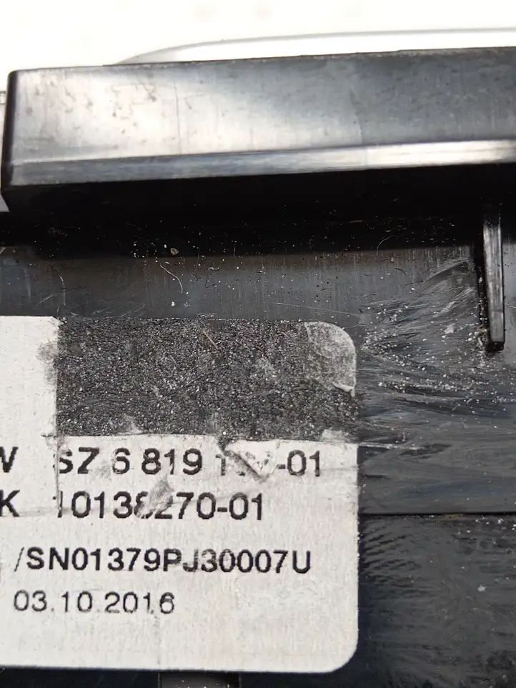 BMW 7 G11 G12 (2015 - 2022) 9398277 Кнопка парктроника — фото 3
