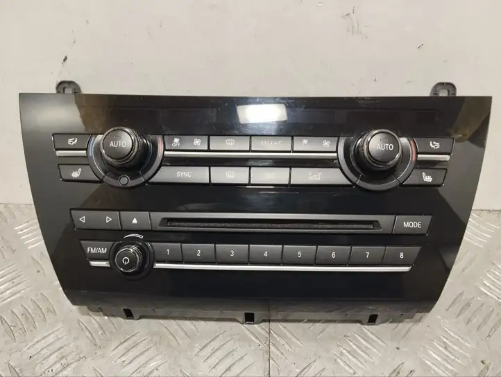 BMW X5 F15 (2013 - 2017) 9321724 Кнопка кондиционера — фото 1