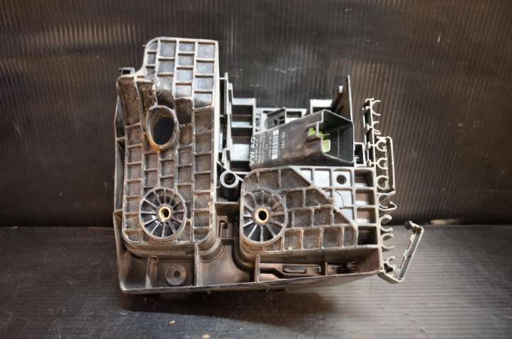 Volkswagen Tiguan (2007 - 2011)  1K0907361 Крышка ящика предохранителей