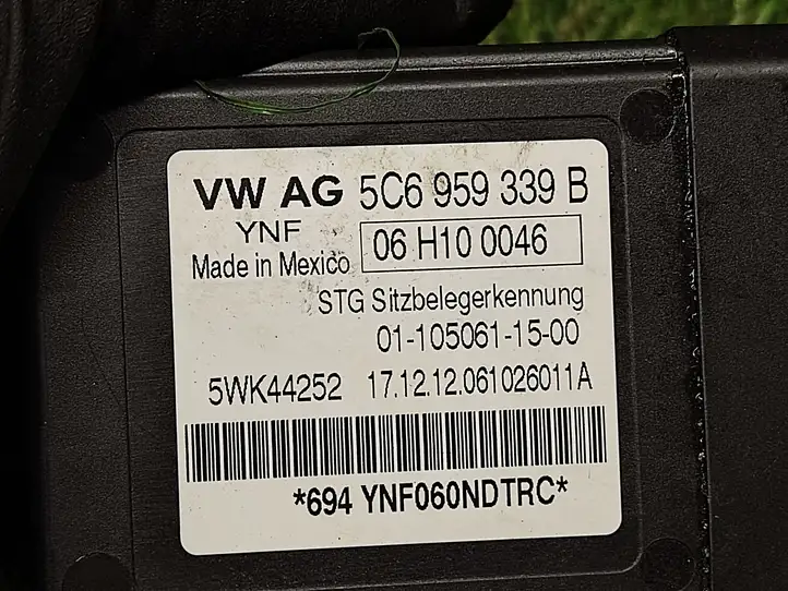 Volkswagen Jetta VI (2011 - 2018) 5C6959339B Блок управления сиденьем — фото 2