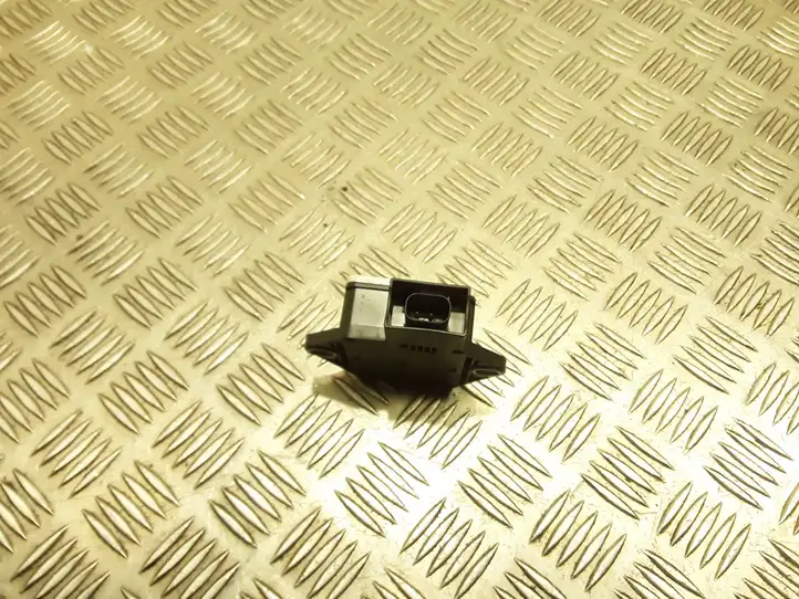 BMW 5 E60 E61 (2004 - 2010)  0265005681 Блок управления ESP (система стабилизации)