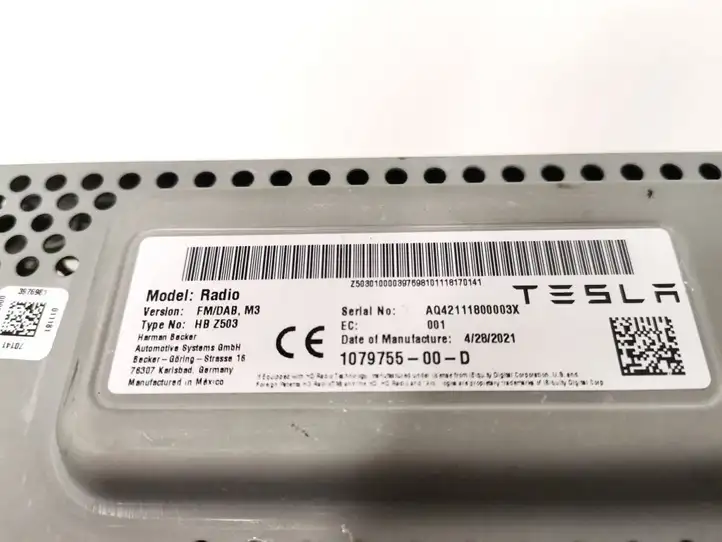 Tesla Model 3 (2017 - 2023) 1079755-00-D Прочие блоки управления — фото 2