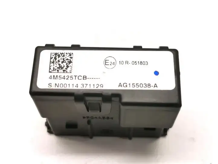 Tesla Model X (2015 - 2021)  4M5425TCB Другие блоки управления / модули