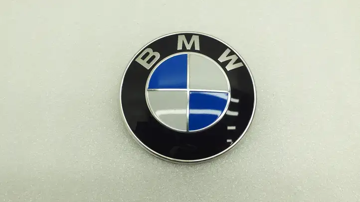 BMW Z4 E85 E86 (2002 - 2008) 8132375 Эмблема автомобиля — фото 1