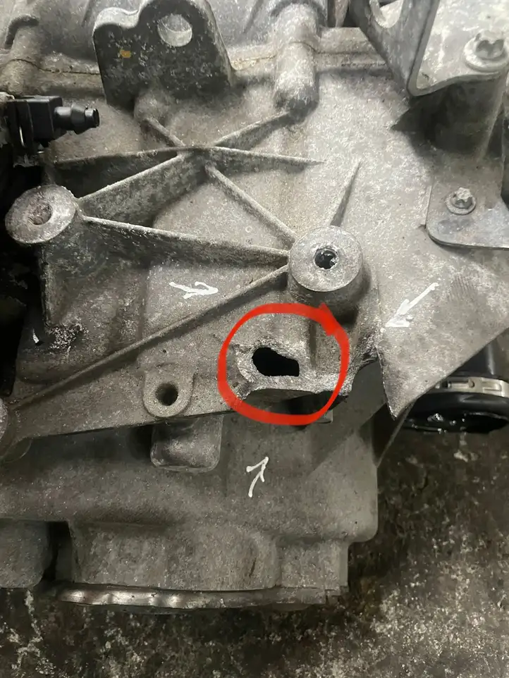 Mini Cooper Hatch Hardtop (2007 - 2014) 23009803238 Механическая коробка передач, 6 передач — фото 2
