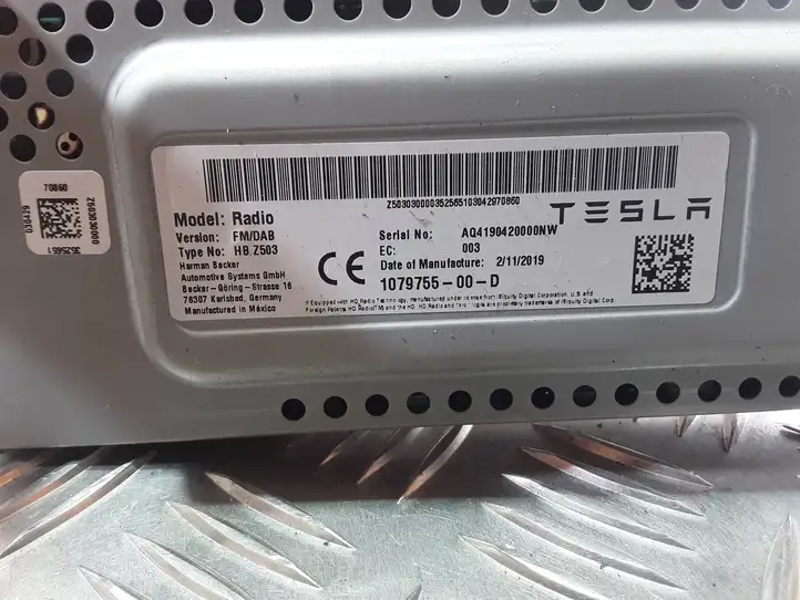Tesla Model 3 (2017 - 2023) 107975500D Прочие блоки управления — фото 4