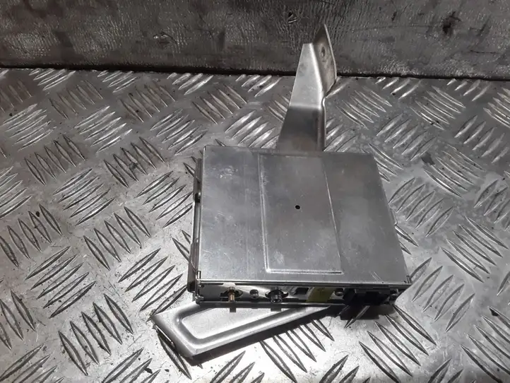 Audi A6 S6 C5 4B (2001 - 2004) 7612001049 Усилитель антенны — фото 1
