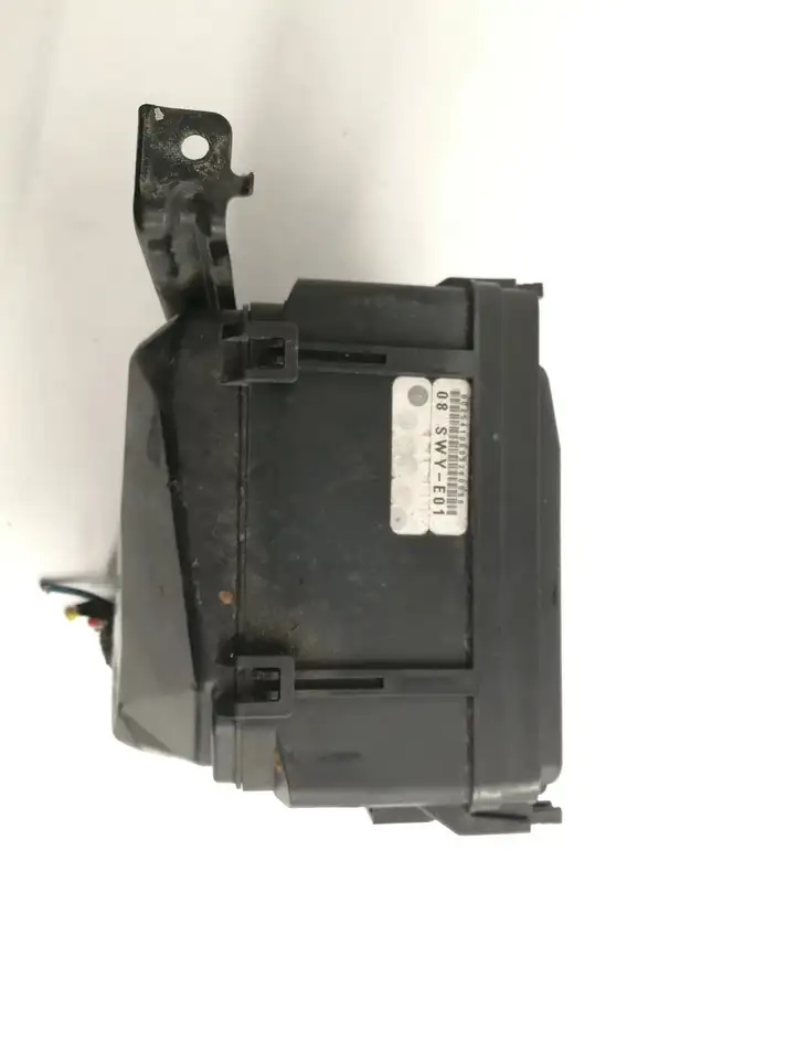 Honda CR-V (2006 - 2009) 08SWYE01 Блок монтирования реле — фото 4