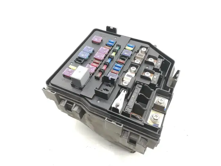 Honda CR-V (2006 - 2009) SWYE01 Блок монтирования реле — фото 1