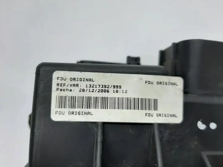Opel Corsa C (2003 - 2006) 13217392 Блок монтирования реле — фото 6