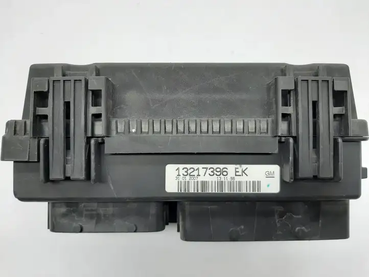 Opel Corsa D (2006 - 2010) 013217396 Блок монтирования реле — фото 3