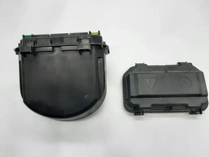 BMW 1 F20 F21 (2011 - 2019) 9337879 Блок монтирования реле — фото 2