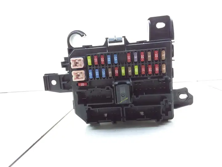 Mazda Tribute (2000 - 2004) 2L8414N068AA Блок монтирования реле — фото 1