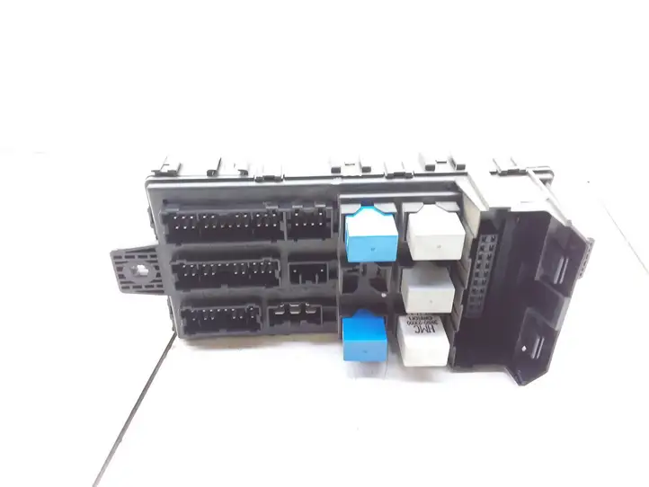 Hyundai Santa Fe (2000 - 2005) 9118826105 Блок монтирования реле — фото 3
