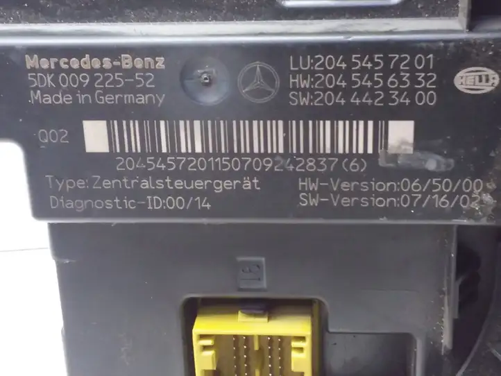 Mercedes-Benz C W204 (2007 - 2014) 2045457201 Блок монтирования реле — фото 4