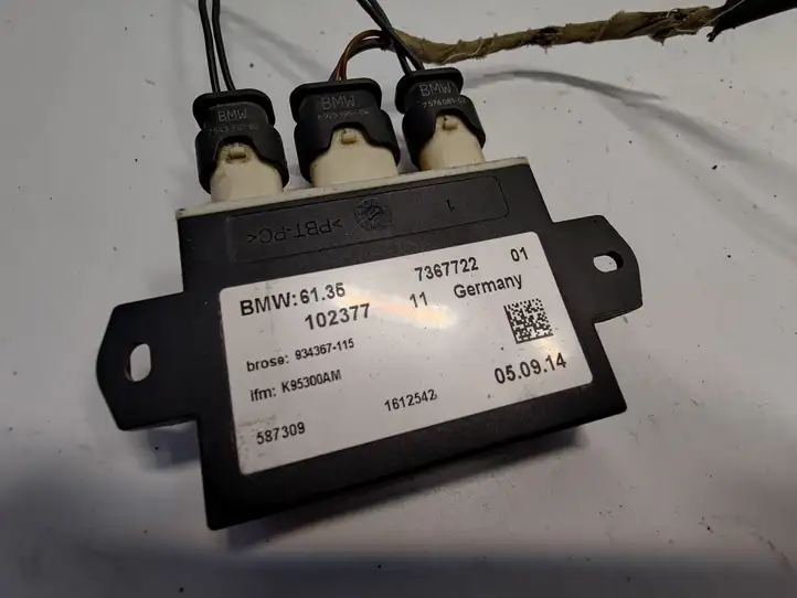 BMW 3 F30 F35 F31 (2012 - 2018) 61357367722 Блок управления электроприводом багажника — фото 4