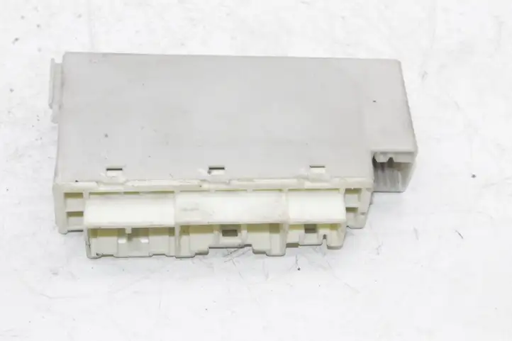 Toyota Prius+ (ZVW40) (2011 - 2018) 8264175070 Реле аварийных фонарей — фото 4