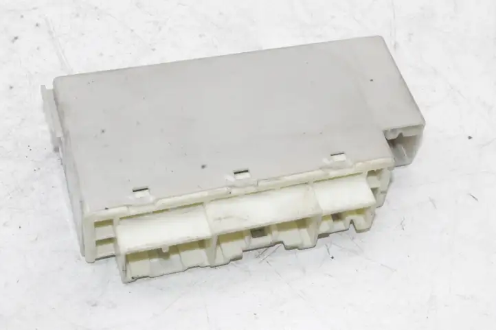 Toyota Prius+ (ZVW40) (2011 - 2018) 8264175070 Реле аварийных фонарей — фото 5