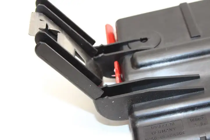 BMW 3 E92 E93 (2005 - 2014) 6942912 Блок монтирования реле — фото 3