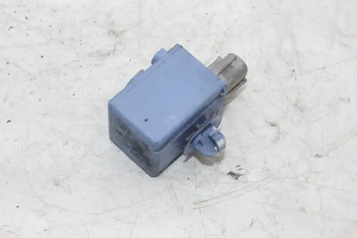 Toyota Prius+ (ZVW40) (2011 - 2018) 8974730040 Реле аварийных фонарей — фото 2