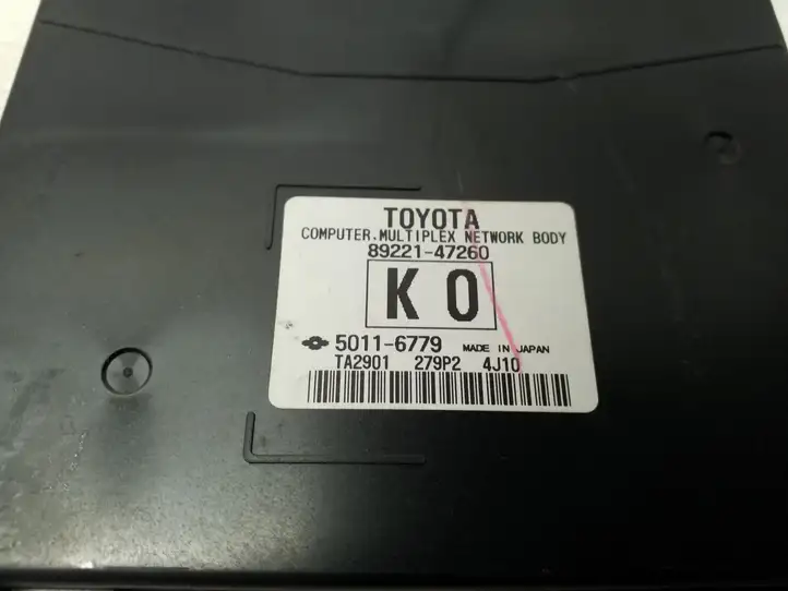 Toyota Prius (XW30) (2009 - 2015) 8922147260 Прочие блоки управления — фото 5