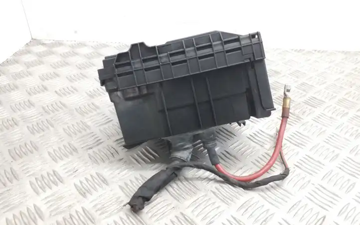 Audi TT (2006 - 2010)  8J0937503 Ящик предохранителей (комплект)