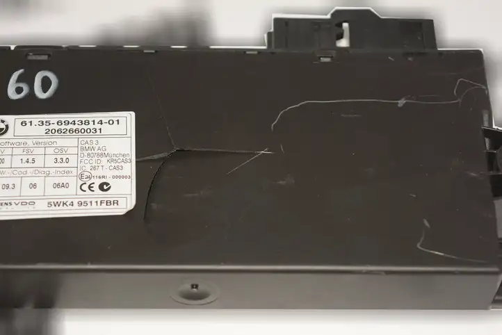 BMW 5 E60 E61 (2004 - 2010)  6943814 Модуль блока управления CAS