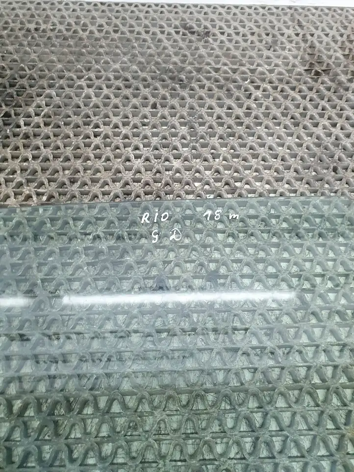 Kia Rio (2015 - 2017) 43R016942 Стекло задней двери — фото 4