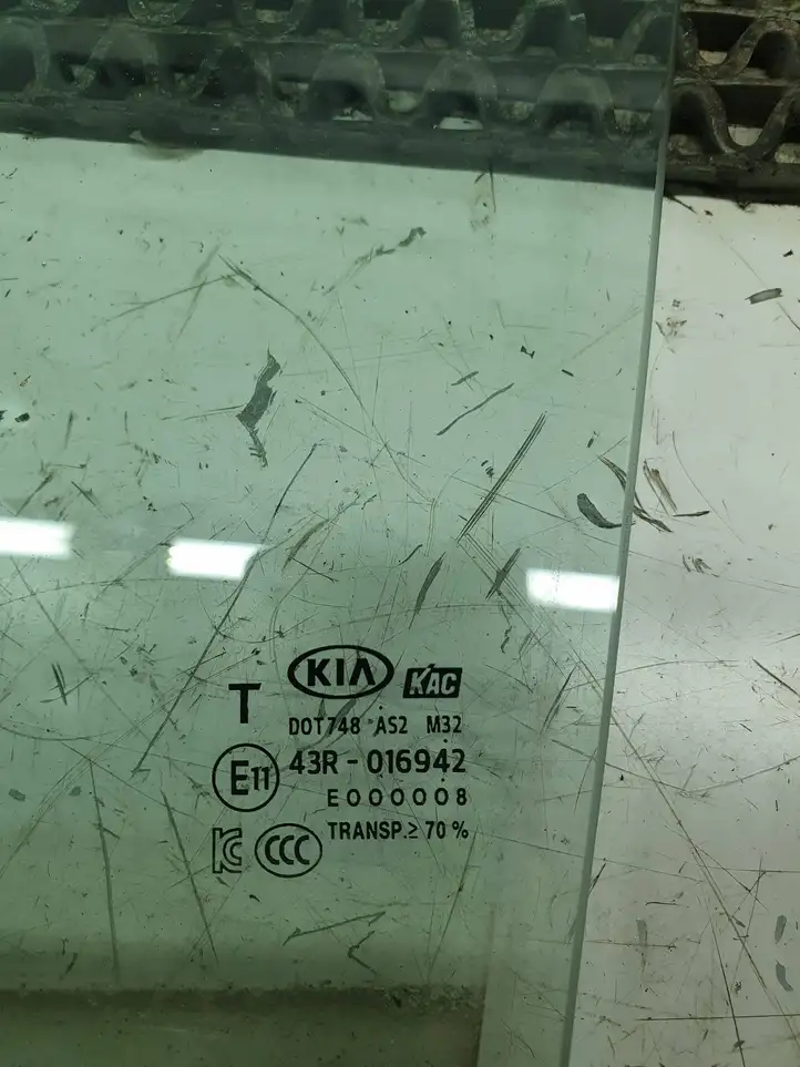 Kia Rio (2015 - 2017) 43R016942 Стекло задней двери — фото 4