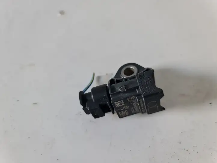 BMW 5 G30 G31 (2016 - )  9341546 Датчик удара надувных подушек