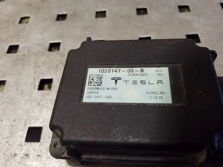 Tesla Model S (2016 - 2021) 102014700B Прочие блоки управления — фото 4
